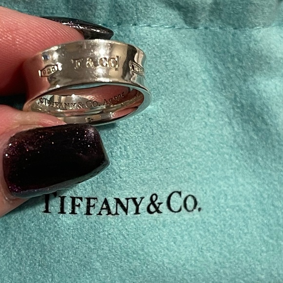 Authentic Tiffany and Co 1837 ring size 5.5 - Picture 5 of 5